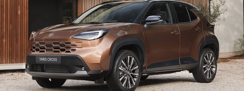 The Toyota Yaris Cross side on.