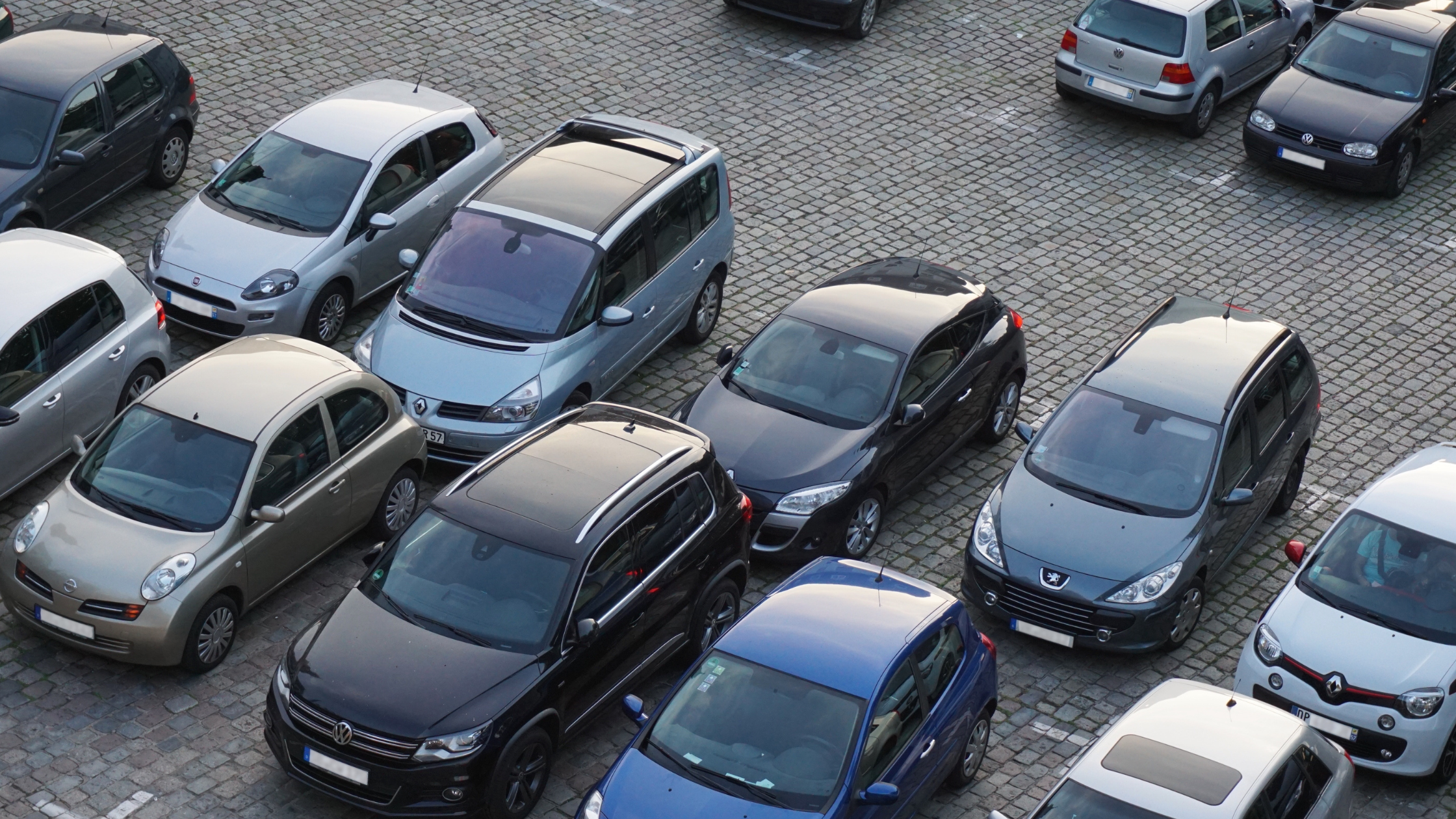 Car Park. Парк автомобилей. Много машин на стоянке. Машина на парковке.